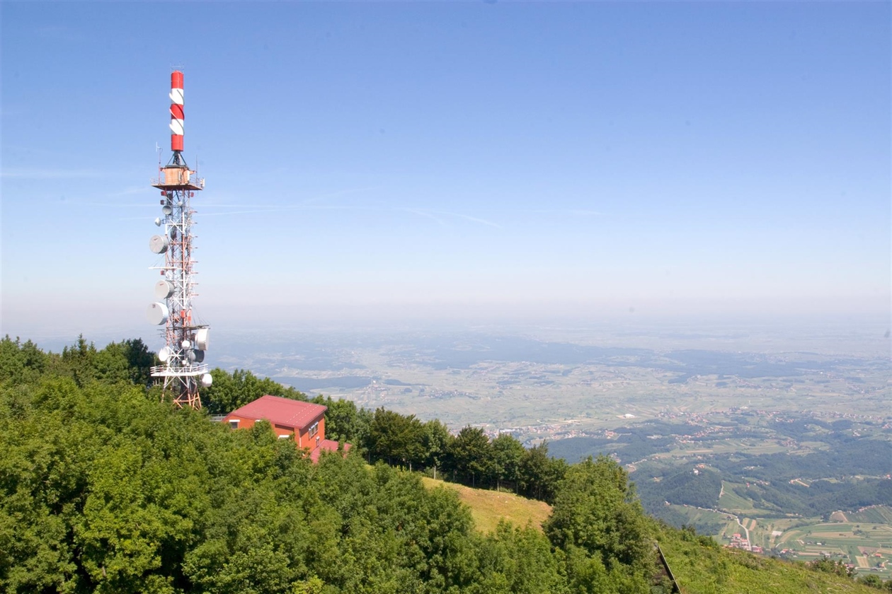 Planina Ivanščica 1060m - Planinarski dom Pasarićeva kuća